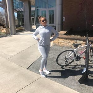 Meet your Posher, Brooke